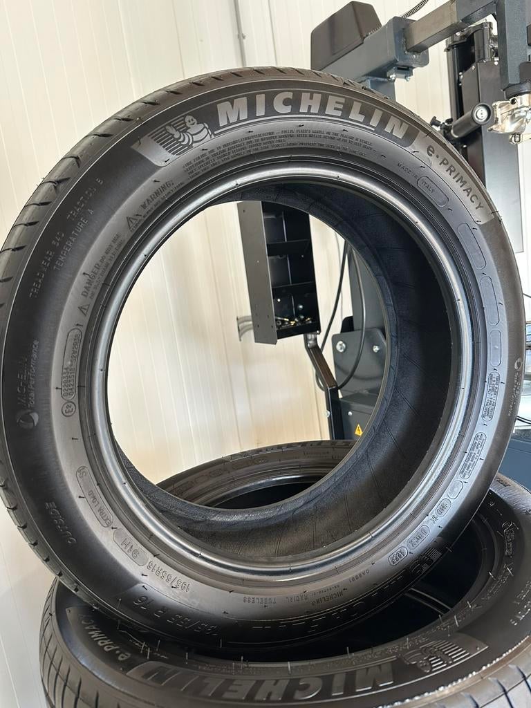 4 Stuks Michelin 195 55 16 Zomerbanden Inclusief Montage, 16 inch, E-Primacy, Banden en Velgen, Nieuw