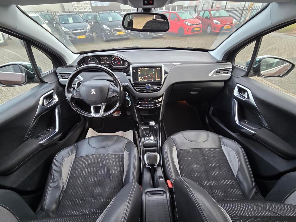 Peugeot 2008 1.2 PureTech Blue Lease Executive-PANO-AUTOMAAT, 450 kg, Euro 6, 1199 cc, Bruin