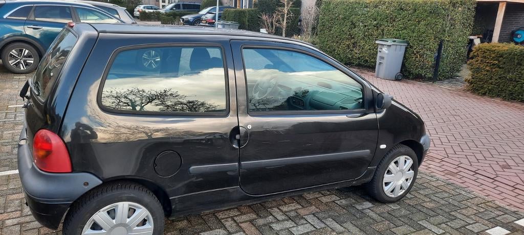 Hij iszwart renault twingo bouwjaar 2002, Auto's, Particulier, Te koop