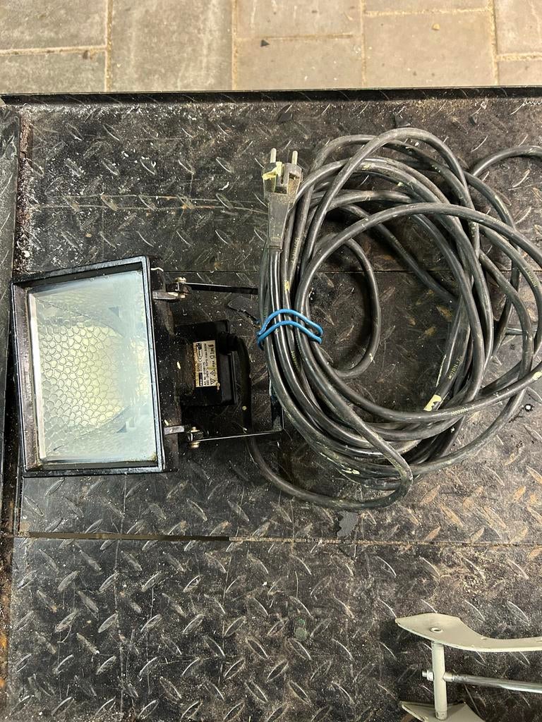 Bouwlamp met lang snoer, Ophalen of Verzenden, Gebruikt, 50 tot 200 watt, Lamp