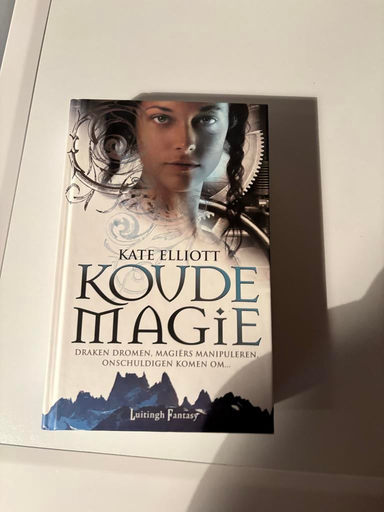 Koude Magie - Kate Elliott (Fantasy Boek), Boeken, Fantasy, Ophalen of Verzenden, Zo goed als nieuw
