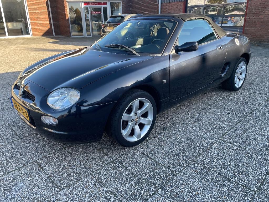 MG Cabrio 1.8 | Lage km-stand | Nieuwe APK | Zomerauto 2001, Auto's, MG, Euro 2, 40 €/maand, Zwart, 4 cilinders