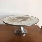 Oude taartschaal op voet., Ophalen of Verzenden
