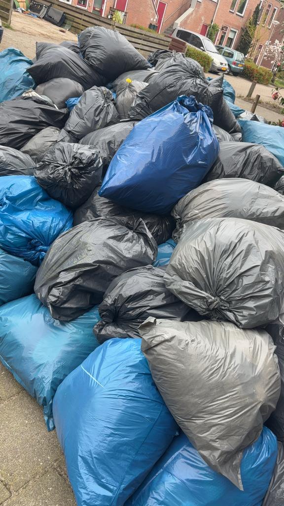 Grote partij kleding, nieuw en tweedehands, Ophalen, Zo goed als nieuw