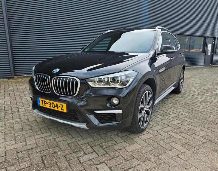 BMW X1 Sdrive20i 192pk Aut 2018 Zwart met trekhaak., Auto's, BMW, Particulier, X1, ABS, Achteruitrijcamera, Adaptive Cruise Control