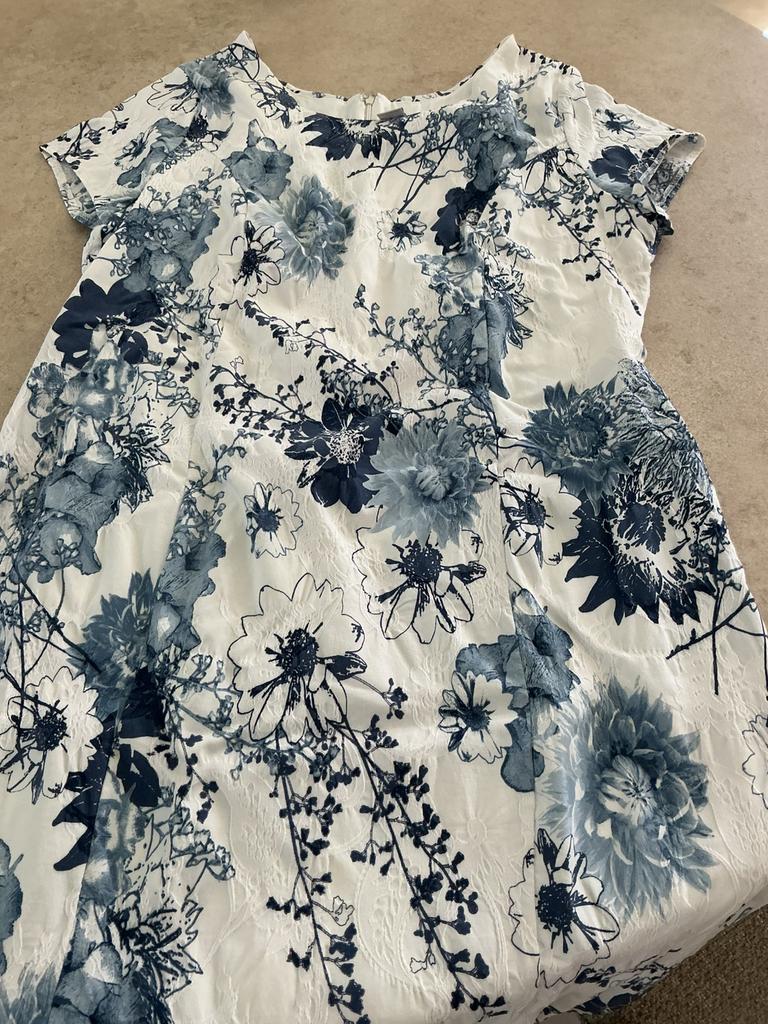 Pakket dameskleding, jurken en 1 blouse €50,-, Kleding | Dames, Jurken, Ophalen, Zo goed als nieuw, Maat 46/48 (XL) of groter