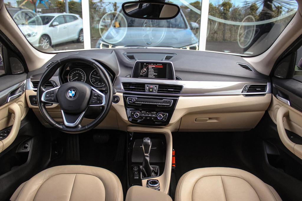 BMW X1 sDrive18i Centennial High Executive X-line | 2e eigen, Auto's, BMW, 136 pk, Gebruikt, Wit, Leder