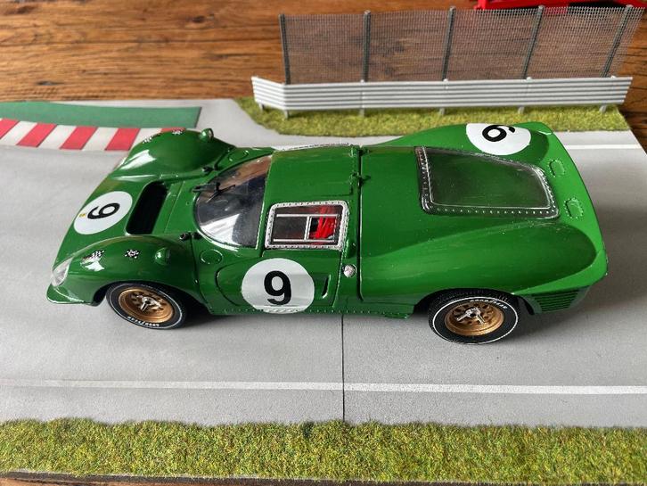 Ferrari 330 P4  David Piper, Hobby en Vrije tijd, Modelauto's | 1:18, Nieuw, Auto, Overige merken, Ophalen of Verzenden