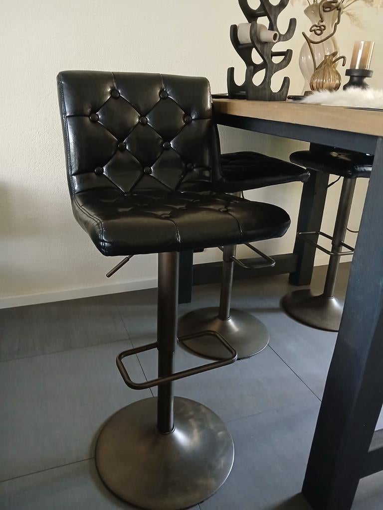 4 Zwarte PU leren barkrukken met gasveer en bronze poot, Huis en Inrichting, Barkrukken, Ophalen, 60 tot 90 cm, Zo goed als nieuw