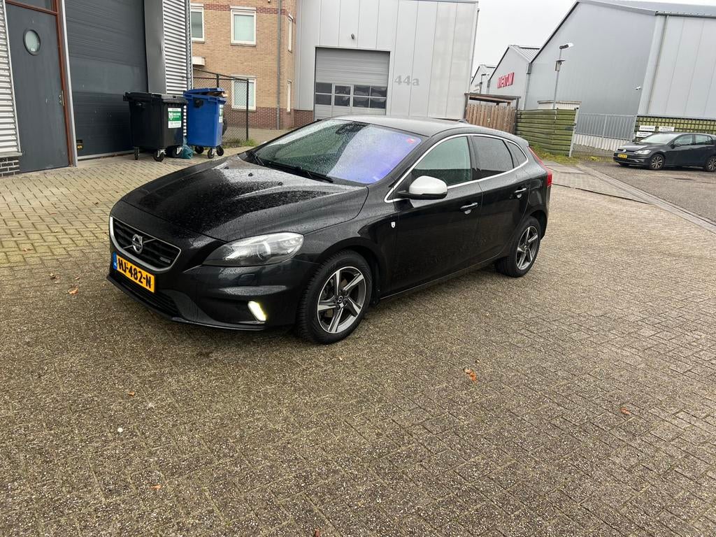 Volvo V40 2.0 D2 120PK 2015 Zwart, Auto's, Volvo, Bedrijf, V40, Diesel, A, Hatchback, Handgeschakeld, Origineel Nederlands, Zwart