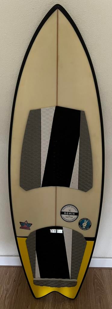 Ronix Koal Fish Classic 5'6" Wakesurf - Inclusief vinnen, Ophalen, Zo goed als nieuw, Board
