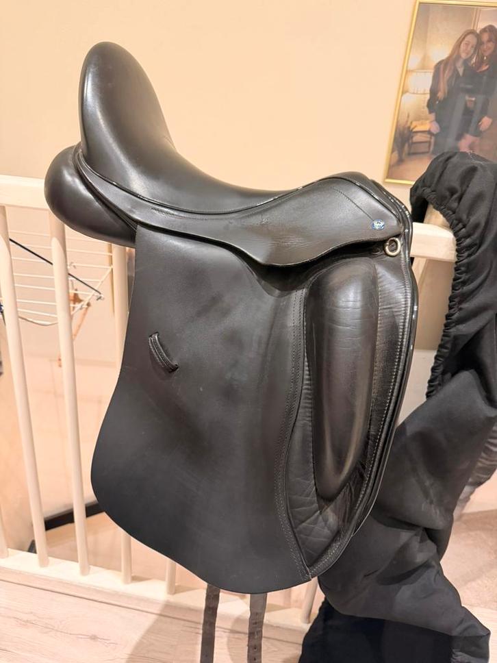 Zgan km zadel 17 inc., Dieren en Toebehoren, Paarden en Pony's | Zadels, Zo goed als nieuw, Dressuur, Ophalen of Verzenden