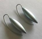 Zilverkleurige Design Oorbellen - Hangers, Overige materialen, Hangers, Ophalen of Verzenden, Zo goed als nieuw