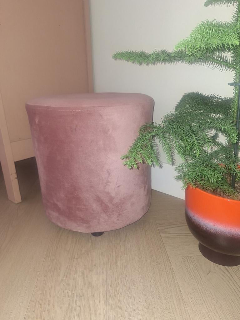 Leuke roze poef, Ophalen, Rond, Minder dan 50 cm, Minder dan 50 cm