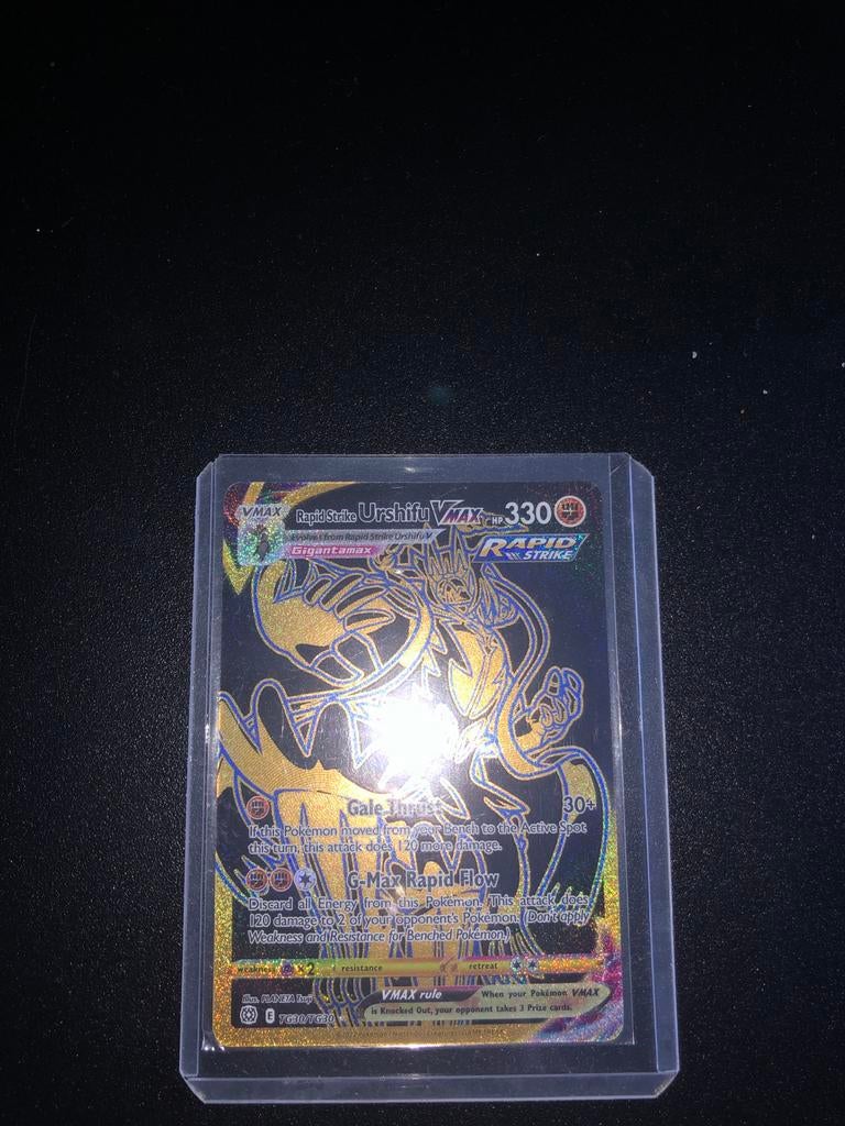 Urshifu VMAX Rapid Strike Pokémon Kaart - Zeldzaam, Ophalen of Verzenden, Zo goed als nieuw, Losse kaart, Foil