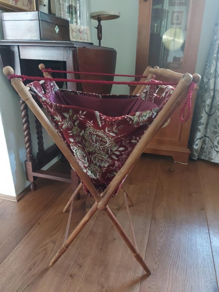 Vintage Engels handwerk standaard, Ophalen