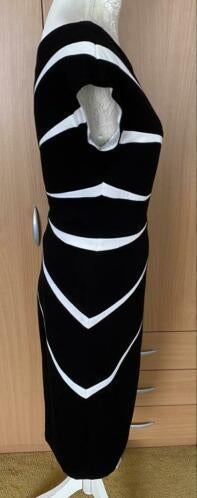 Escada jurk maat 36/S [v], Zwart, Ophalen of Verzenden, Zo goed als nieuw, Knielengte