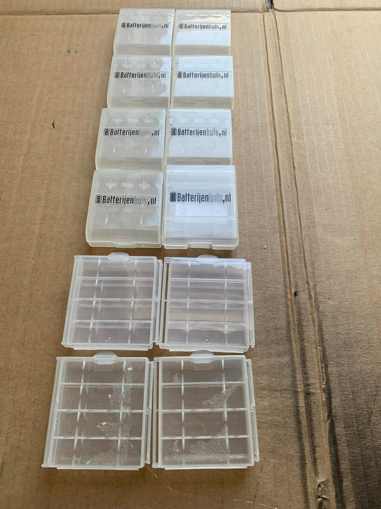 Batterijdoosjes voor AA/AAA batterijen. Set van 12., Ophalen of Verzenden, Zo goed als nieuw