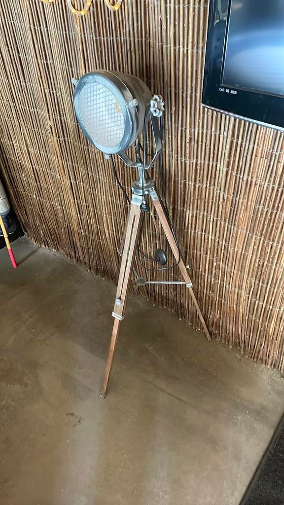 Staande lamp industriële, Ophalen, Zo goed als nieuw, Hout, 150 tot 200 cm