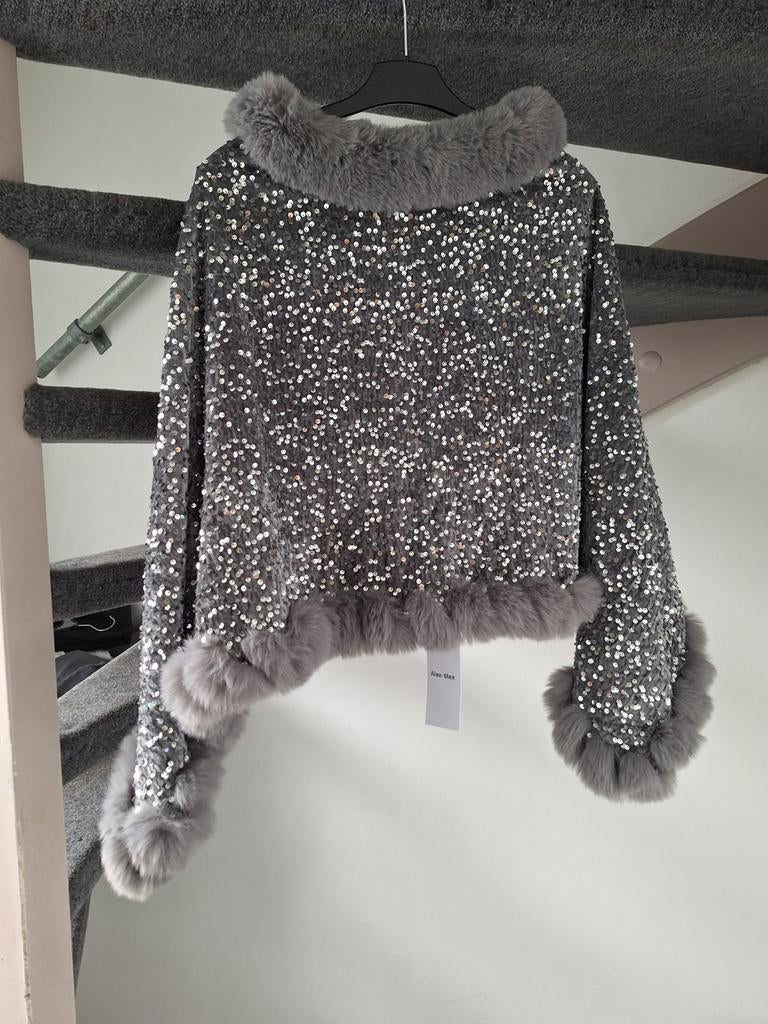 Glitterende trui met bontdetails - Maat M, Ophalen of Verzenden, Zo goed als nieuw, Maat 38/40 (M), Grijs