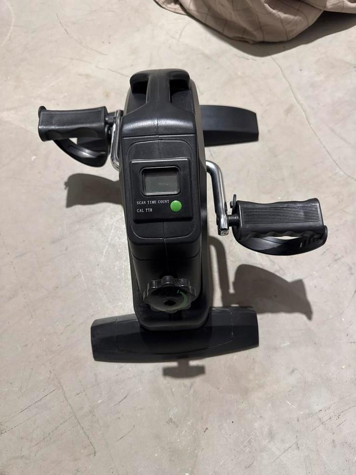 Mini Hometrainer - Compact en Handig!, Sport en Fitness, Fitnessmaterialen, Zo goed als nieuw, Overige typen, Benen, Ophalen of Verzenden