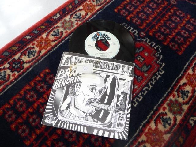 brave hendrik al die criminelen op t.v, Ophalen of Verzenden, Zo goed als nieuw, Single