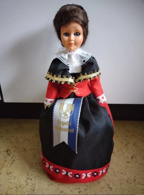 Klederdrachtpop, Verzamelen, Poppen, Ophalen of Verzenden, Zo goed als nieuw, Pop