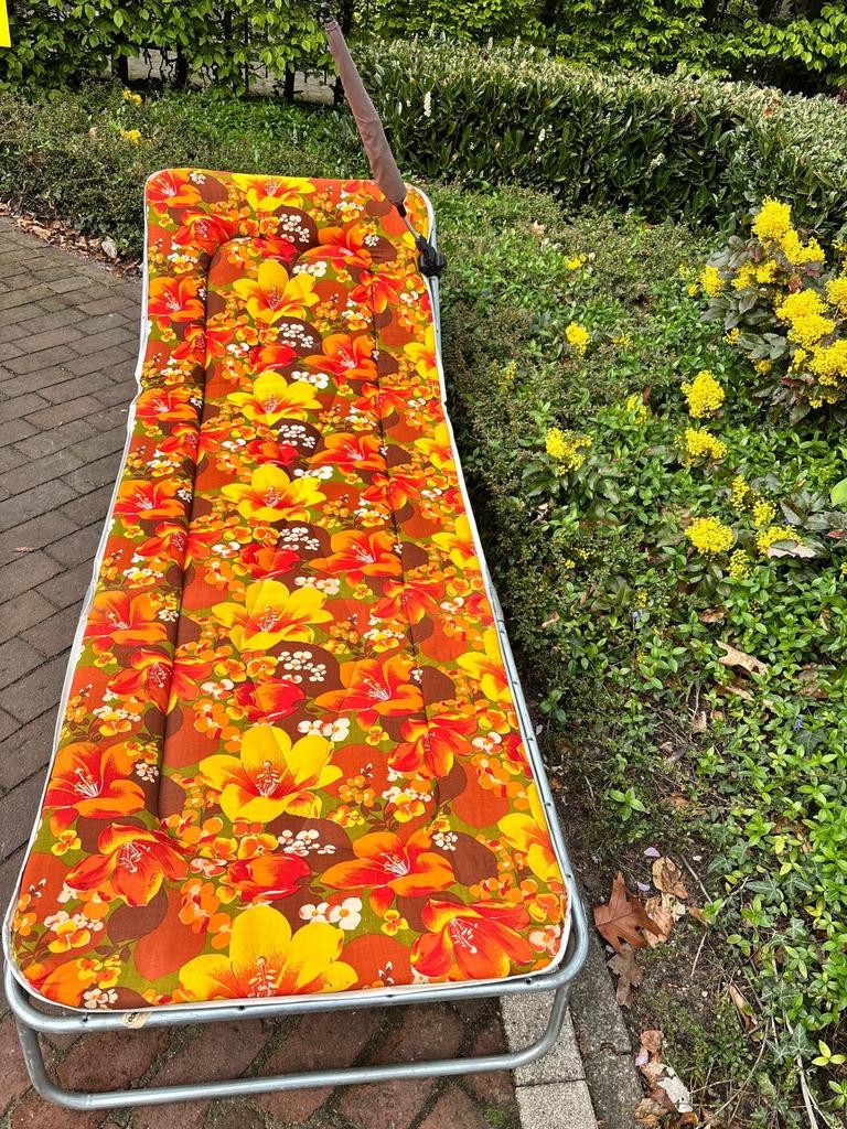 Vintage ligbed / stretcher met print oranje geel bruin, Ophalen, Gebruikt, Aluminium, Verstelbaar