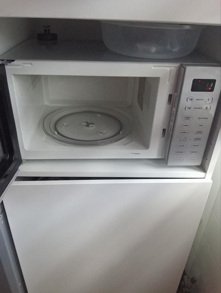 Goed onderhouden Whirlpool, Witgoed en Apparatuur, Ovens, Ophalen of Verzenden, Minder dan 45 cm