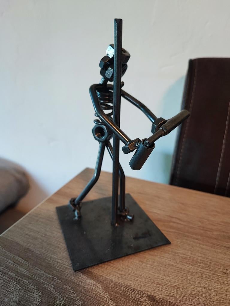 Metalen lasser beeldje van bouten en moeren, 17 cm, Minder dan 20 cm, Ophalen of Verzenden, Handgemaakt, Beeld