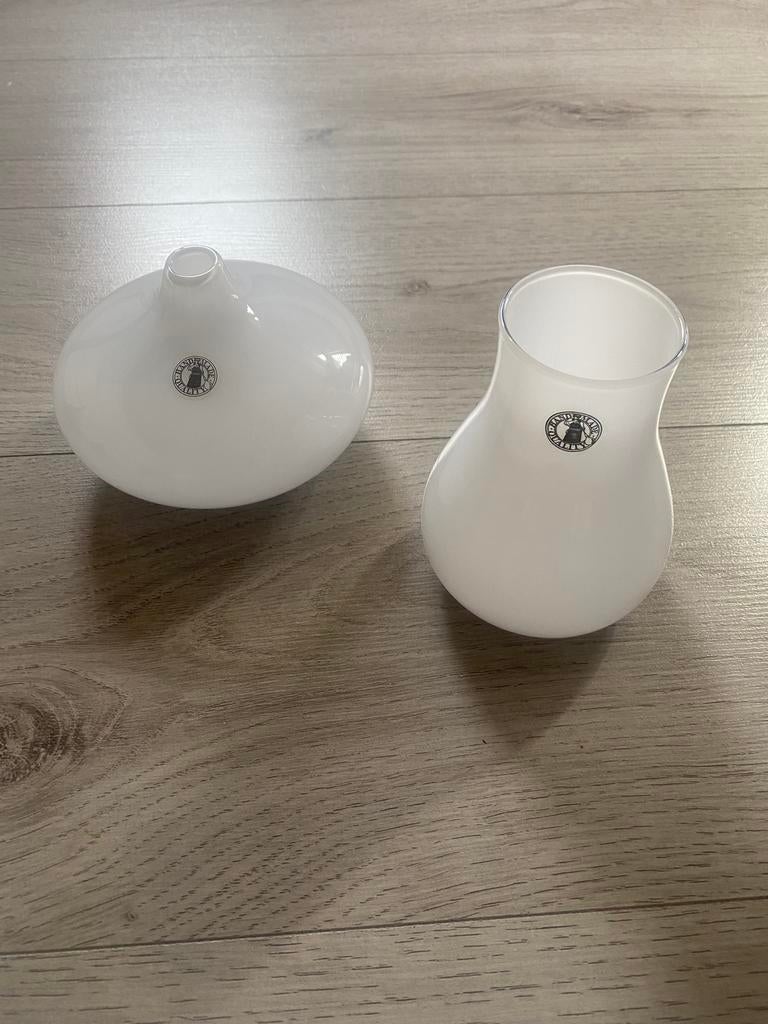 Set van 2 witte IKEA vazen (modern design), Huis en Inrichting, Woonaccessoires | Vazen, Wit, Ophalen of Verzenden, Minder dan 50 cm