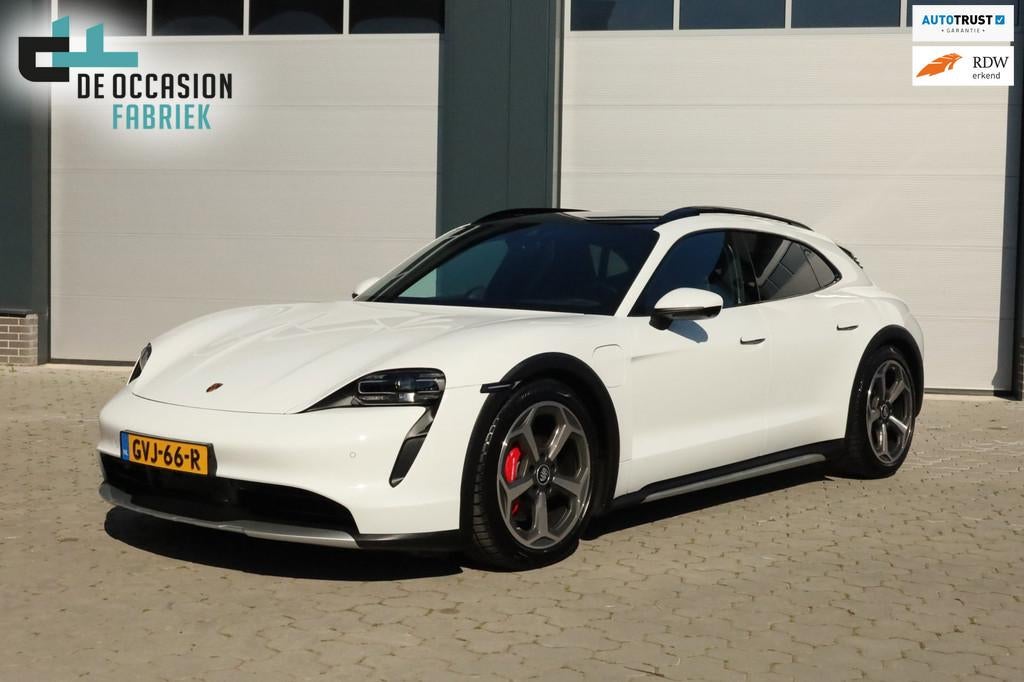 Porsche Taycan Cross Turismo 4S 93 kWh Pano Luchtvering Bose, Auto's, Porsche, Automaat, Zwart, 4 stoelen, Leder