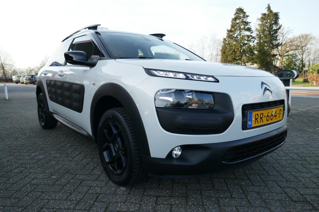 Citroen C4 1.2 PURETECH SHINE AUTOMAAT  110 PK  NAVI/CAMERA/, Euro 6, Met garantie (alle), 920 kg, Wit