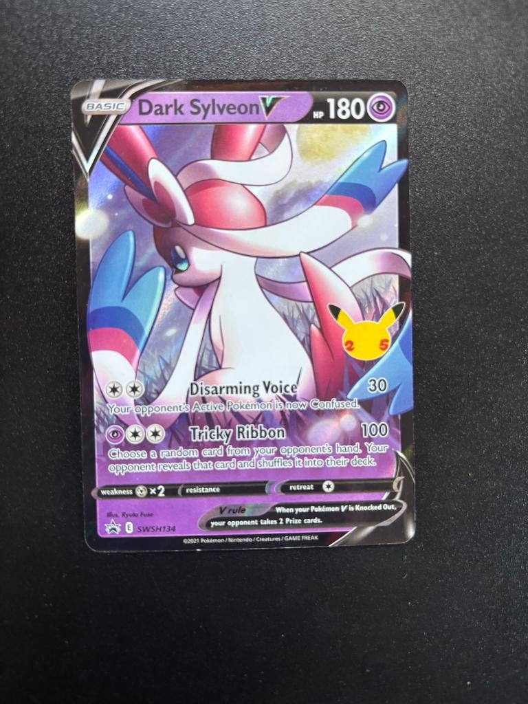 Dark Sylveon V (SWSH 134), Ophalen of Verzenden, Zo goed als nieuw