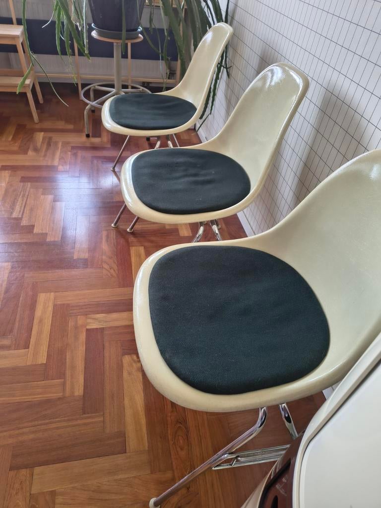 3 eames miller dss fiberglass glasvezel stoelen met zitting, Ophalen