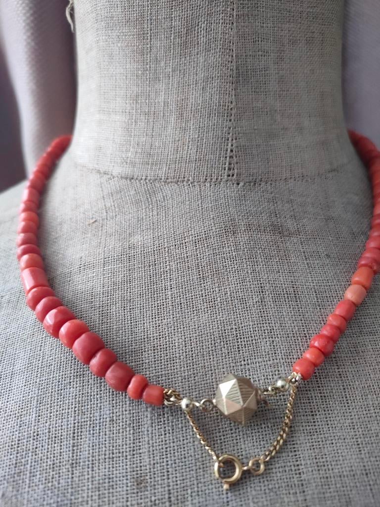 Ketting antiek bloedkoraal gouden slot, Sieraden, Tassen en Uiterlijk, Kettingen, Verzenden, Zo goed als nieuw, Rood, Goud