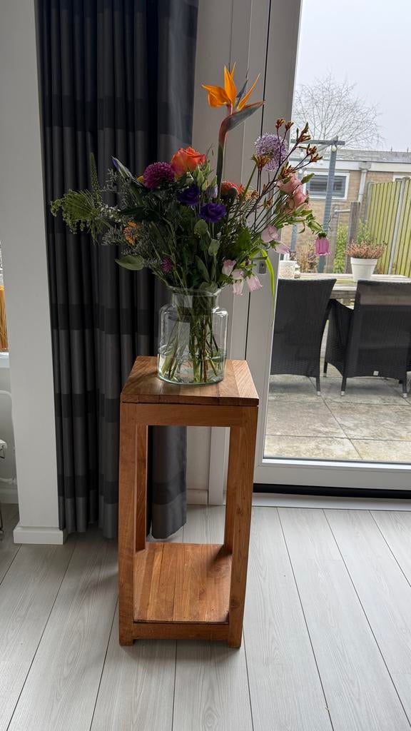 Teakhouten plantentafel of zuil, Huis en Inrichting, Tafels | Bijzettafels, Ophalen, Minder dan 55 cm, Gebruikt, Vierkant