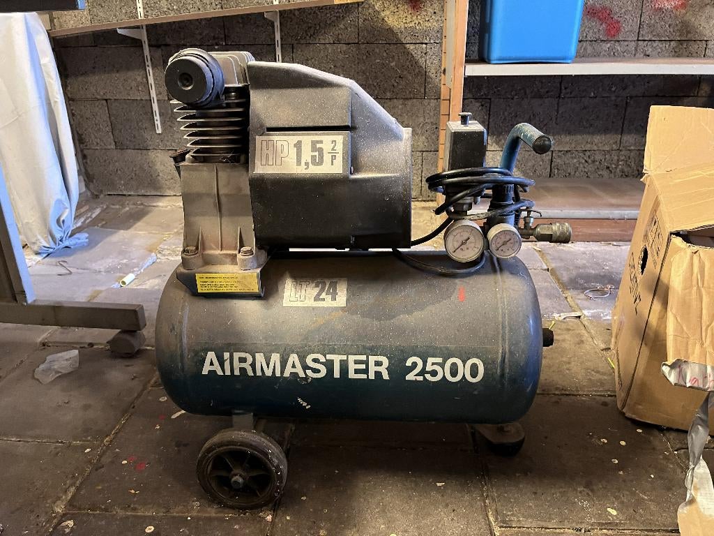 Compressor Airmaster2500, Doe-het-zelf en Verbouw, Compressors, Ophalen, Gebruikt, Minder dan 200 liter/min, 6 tot 10 bar