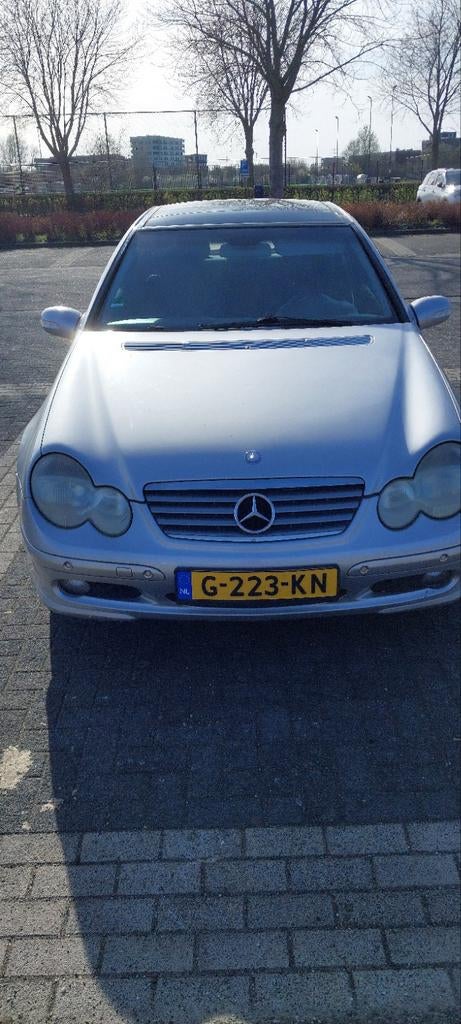 Mercedes-Benz C180 Kompressor, Auto's, Mercedes-Benz, 4 stoelen, 1796 cc, 1365 kg, 75 €/maand