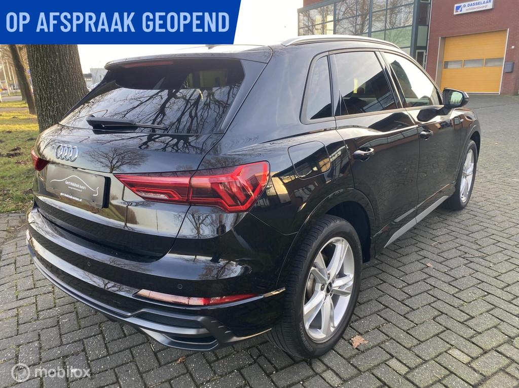 Audi Q3 45 TFSI e S Line I 19 Inch I Camera I Sonos I, Auto's, Stof, Gebruikt, Zwart, 150 pk