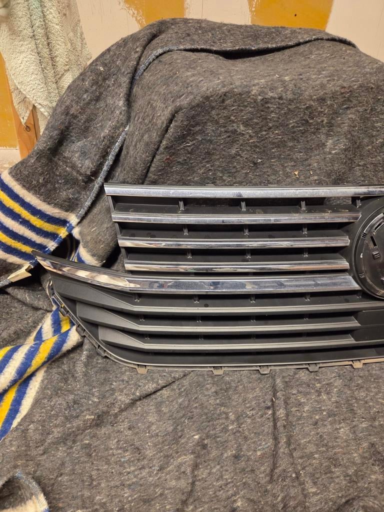 VW T6.1 Transporter grill met onder grill bumper., Ophalen of Verzenden, Bumper
