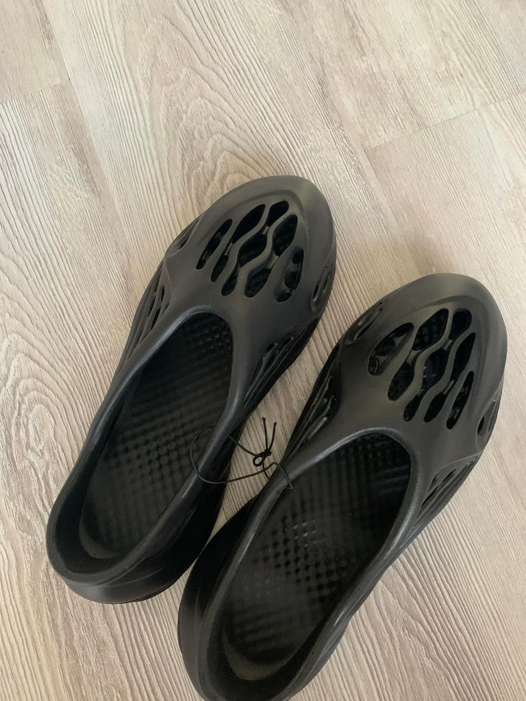 Yeezy Foam Runner - Zwart, Kleding | Heren, Schoenen, Ophalen of Verzenden, Zo goed als nieuw, Zwart