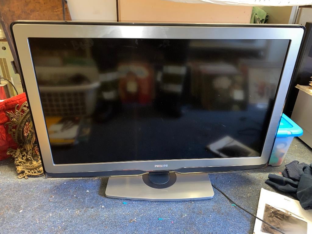 2 televisies, Gebruikt, 50 Hz, LCD, 100 cm of meer