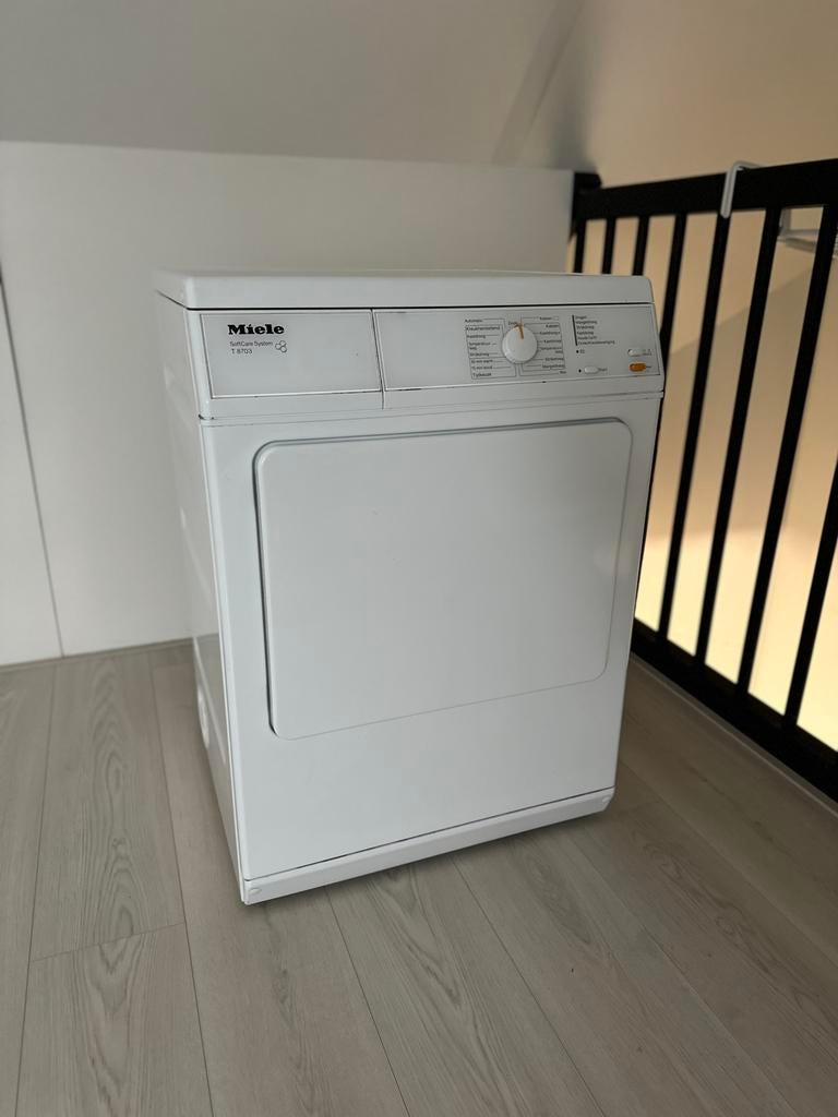 Miele T8703 Luchtafvoerdroger, Ophalen, 6 tot 8 kg, Luchtafvoer, Zo goed als nieuw
