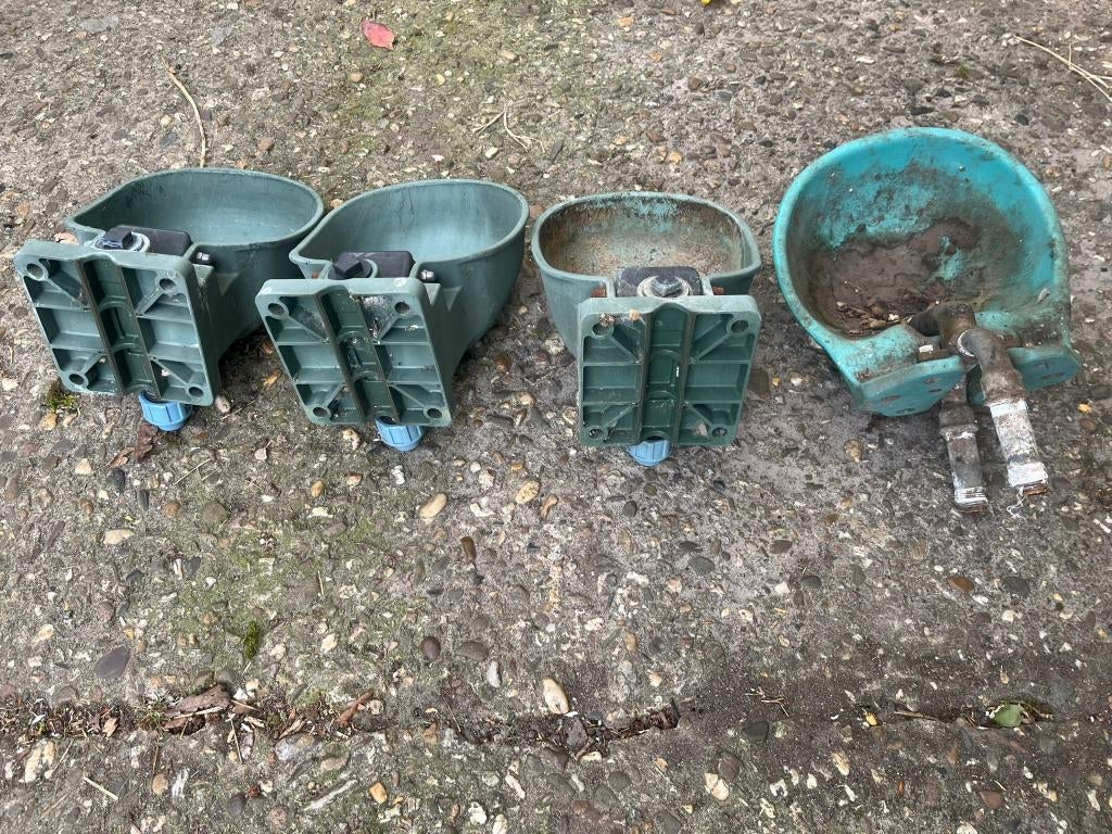 Waterbakken | Drinkbakken | Voerbakken, Ophalen, Zo goed als nieuw