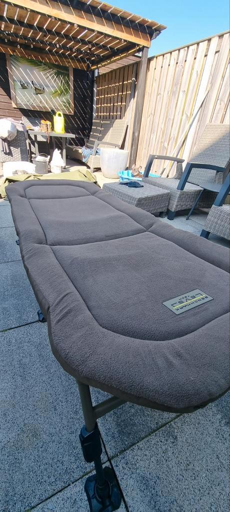 AVID CARP BENCHMARK LEVELTECH BED, Watersport en Boten, Hengelsport | Karpervissen, Overige typen, Ophalen of Verzenden