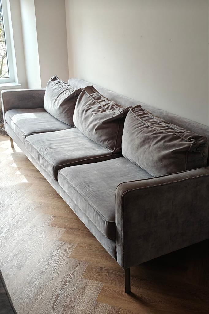 Grijze bank met hocker gratis., Huis en Inrichting, Banken | Bankstellen, Ophalen, Gebruikt, 75 tot 100 cm