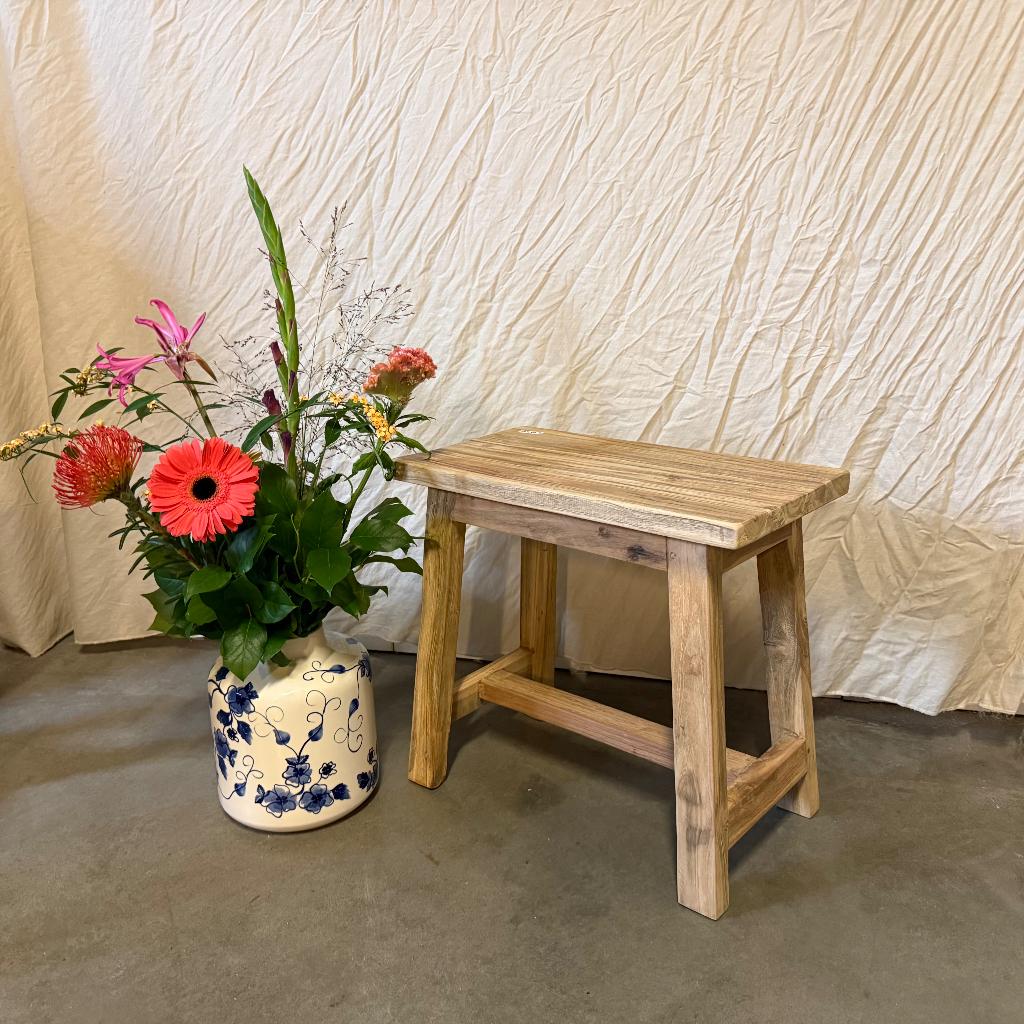 Robuust krukje - massief teak - TTM Wonen