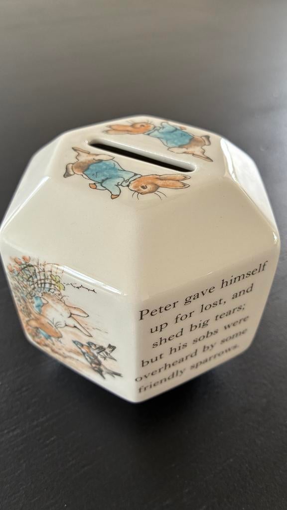 Beatrix Potter spaarpot met Pieter Konijn, Ophalen of Verzenden, Zo goed als nieuw, Steen, Aardewerk of Keramiek, Strip- of Tekenfilmfiguur