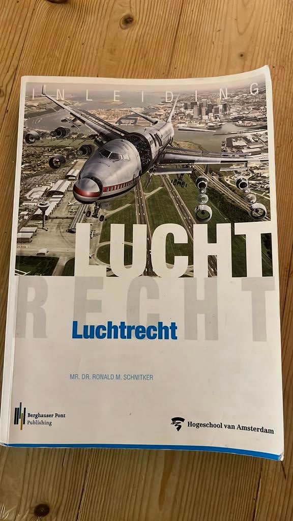 Ronald Schnitker - Inleiding luchtrecht, Ronald Schnitker, Sociale wetenschap, Ophalen of Verzenden, Zo goed als nieuw